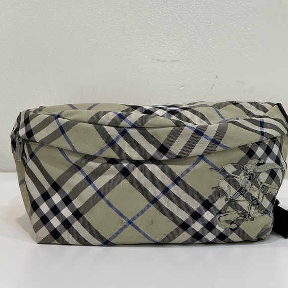Burberry Men's Belt Bag 8091781 LICHEN ESSENTIAL BELT BAG - Picture 1 of 7
